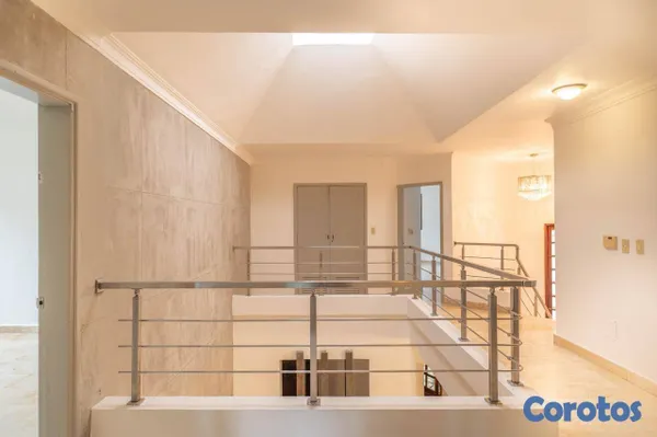 casas - Casa de 4 habitaciones en alquiler en Bella Vista 8