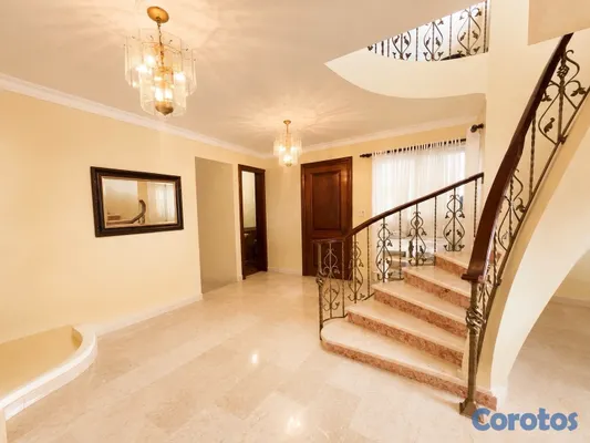 casas - casa de 5 habitaciones con patio y piscina en venta en Altos de Arroyo Hondo III 10