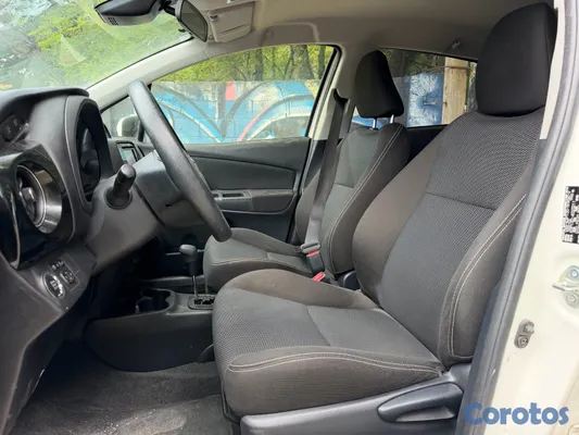 carros - Toyota Vitz 2020  4