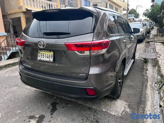 jeepetas y camionetas - Toyota higlander xle 2019 2
