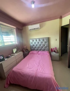se alquila habitación en apartamento compartido 