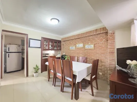 apartamentos - vendo Evaristo Morales tres habitaciones dos baños dos parqueos cuarto servicio  6