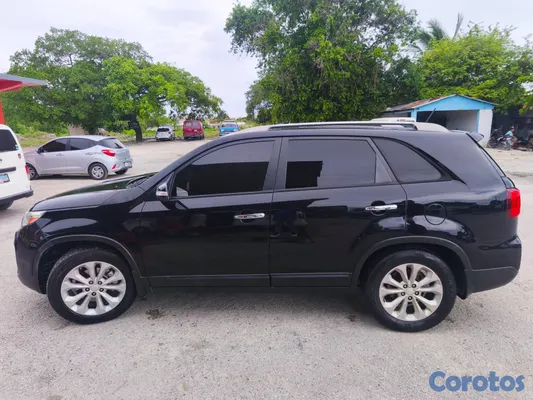 jeepetas y camionetas - VENTA DE KIA SORENTO  9