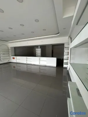 oficinas y locales comerciales - local en alquiler en el primer nivel en los prados 2