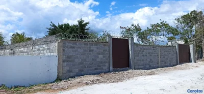 Terreno con MEJORA cerrado con VERJA