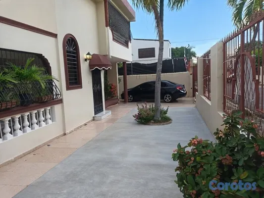 casas - CASA EN LOS RESTAURADORES  PRECIO DE VENTA: RD$35, 8