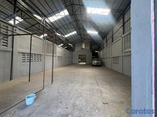 otros inmuebles - Nave 1,000 mts en Villa Aura 3