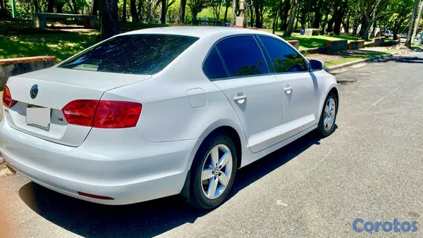 carros - Volkswagen Jetta 2013 2.0 5