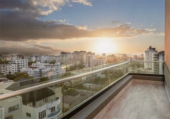 apartamentos - Apartamento de venta en piso alto en La Esmeralda 5