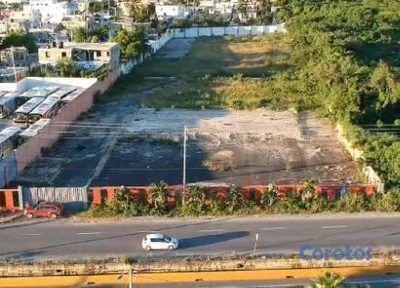 Terreno Comercial casi frente Carrefour Duarte