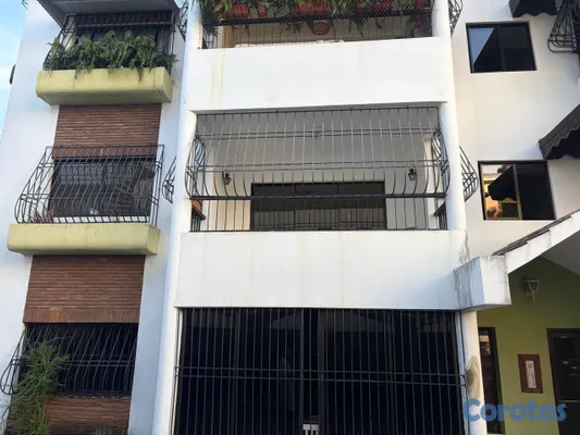 apartamentos - ALQUILO apartamento Piso 2 En el Evaristo Morales  8