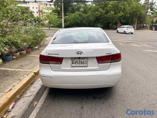 carros - HYUNDAI N20 año 2010 excelente Condición  6