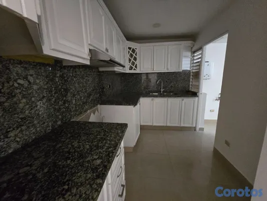 apartamentos - Apartamento en Arroyo Hondo Detras del Nacional Re 6