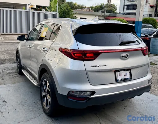 jeepetas y camionetas - Kia Sportage LX 2020 5