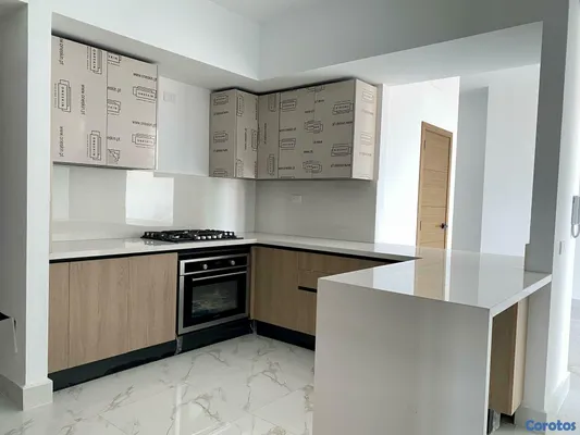 apartamentos - Hermoso Apartamento en Alquiler / Piso Alto / Zona Exclusiva  2