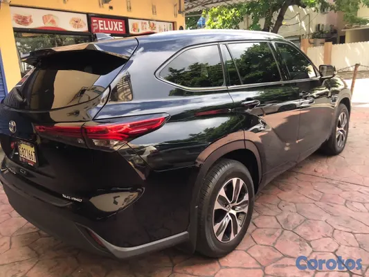 jeepetas y camionetas - Toyota Highlander 2022 XLE 6