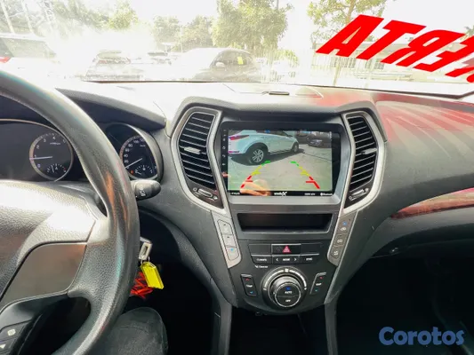 jeepetas y camionetas - Hyundai Santa Fe Se 2018 
• Motor Dohc • 4 Cilindros • 3 Filas de Asientos • 9