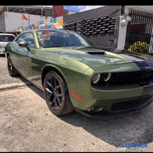 Dodge challenger sxt 2019