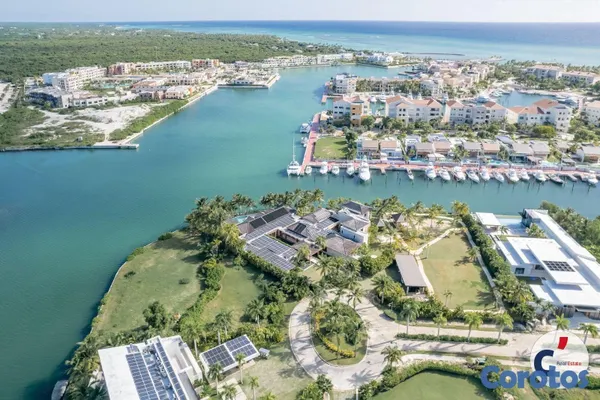 casas - Exclusive Waterfront Estate on a Private Island in 4