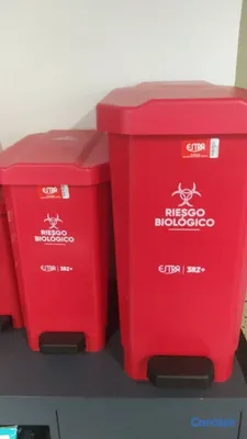 equipos profesionales - Caneca-papelera Estrabins Pedal/10L/ 22L/ 44L Rojo-Riesgo Biológico 2