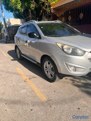 jeepetas y camionetas - Hyundai Tucson 2013 cm nueva 9