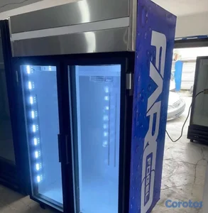 🧊 Freezers comerciales ideales para mantener tus productos siempre bien fríos.