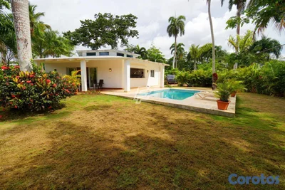 Encantadora Villa disponible para adquisición en la exclusiva Playa Bonita
