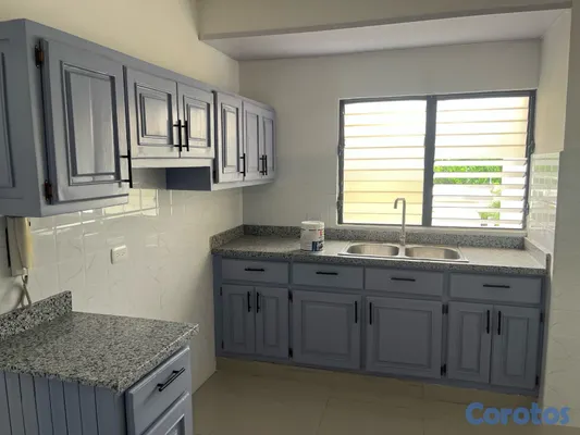 apartamentos - Apartamento de 3 habitaciones, 190 m², amplio y cómodo, 2 parqueos, balcón 5