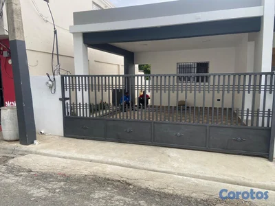 Casa en Santiago de un Nivel, Yapur Dumit