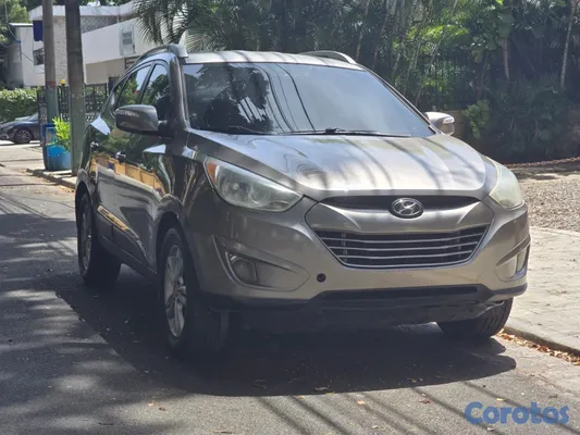 jeepetas y camionetas - Hyundai Tucson 2012 en excelente condición — RD$675,000 negociable D.N. 13