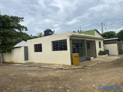 se vende está casa ubicada en Navarrete sector villa fury 