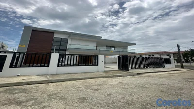 CASA DE LUJO EN VENTA | CERRO ALTO, SANTIAGO