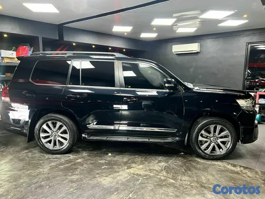 jeepetas y camionetas - Toyota land cruicer vxr 2017 8