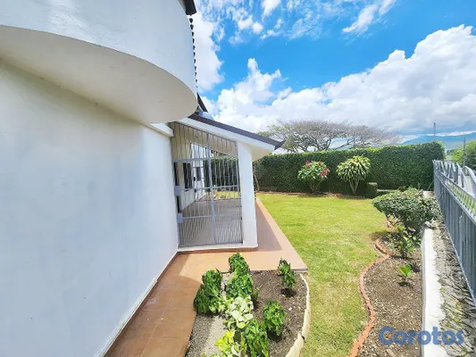 casas - CASA RENTA CERRO HERMOSO CON ESPACIOSO PATIO SANTI 6