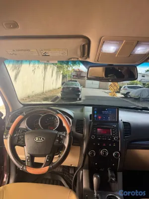 jeepetas y camionetas - Kia Sorento 2012 LX GDI 2.4 Americana 4
