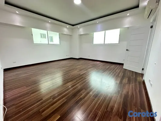apartamentos - Apartamento en venta con balcón tipo terraza en L 6