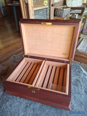 muebles y colchones - Cofre para tabacos, joyas o relojes. 3