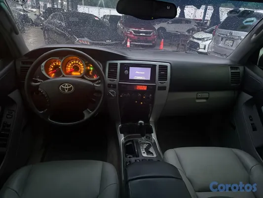 jeepetas y camionetas - Toyota 4runner limited 2005 8
