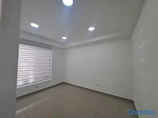 oficinas y locales comerciales - Local Comercial en LOS PRADOS 5