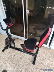 bicicleta de ejercicios estacionaria con espaldar y ajuste de fuerza 