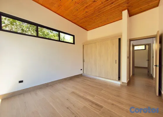 casas vacacionales y villas - En Venta Villa en Constanza en Proyecto Cerrado 9