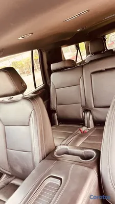 jeepetas y camionetas - Suburban de 3 filas 2023 10