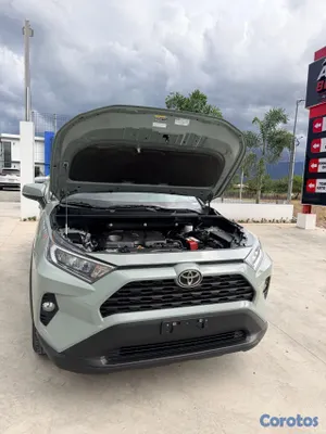 jeepetas y camionetas - Toyota rav4 2021 xle clean carfax  4
