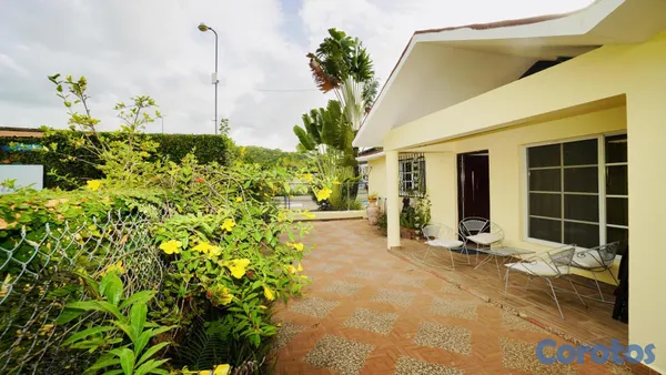 casas - Casa de Ensueño con 2 Piscinas y Seguridad en Ubicación TOP 🌴 2