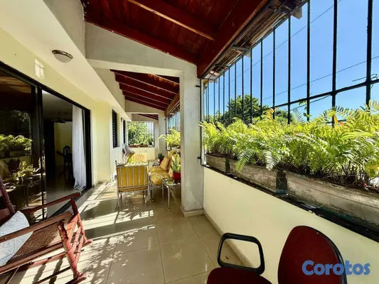 casas - Casa en Venta – Dos Niveles en Miramar 8