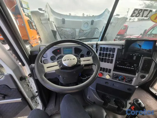 camiones y vehiculos pesados - MACK PINNACLE AÑO 2014 11