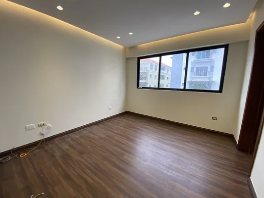 apartamentos - Apartamento en Alquiler en Paraiso: ¡Piso Alto, Oportunidad Única! 5