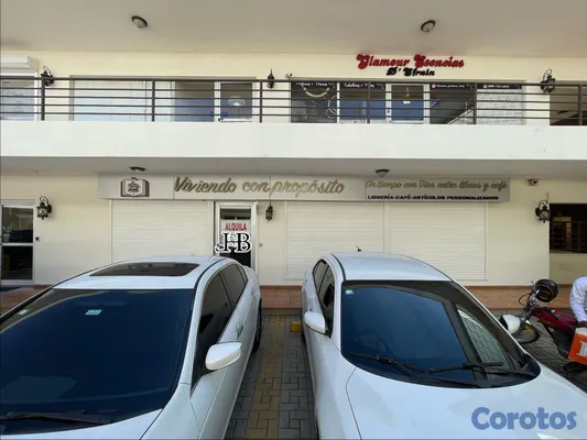 oficinas y locales comerciales - Local Comercial, 80 Metros, En La Milla De Oro De Santo Domingo Este. 12