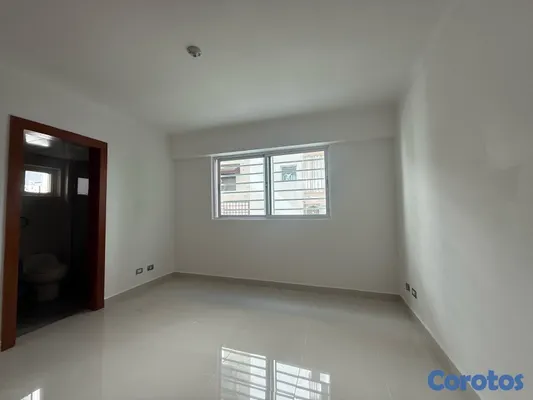 apartamentos - Alquiler de apto piso alto de 3 hab con baños piso alto y ascensor  4