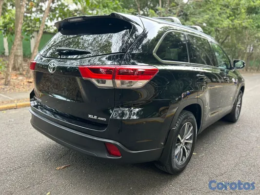 jeepetas y camionetas - Toyota higlander xle 2019 clean  5